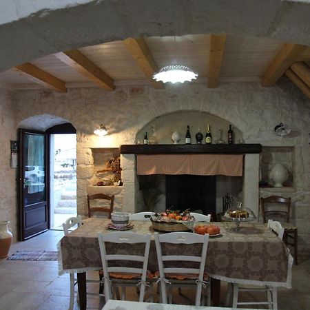 Trulli Donna Isabella Acomodação com café da manhã Locorotondo Exterior foto