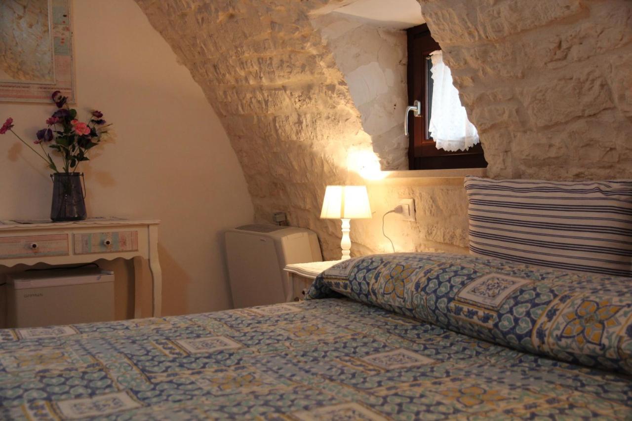 Trulli Donna Isabella Acomodação com café da manhã Locorotondo Exterior foto