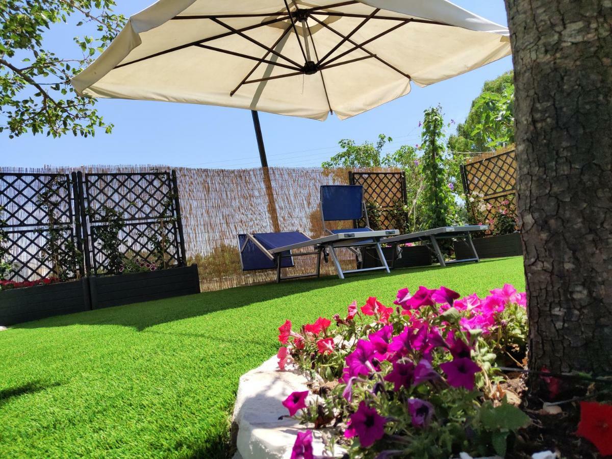 Trulli Donna Isabella Acomodação com café da manhã Locorotondo Exterior foto